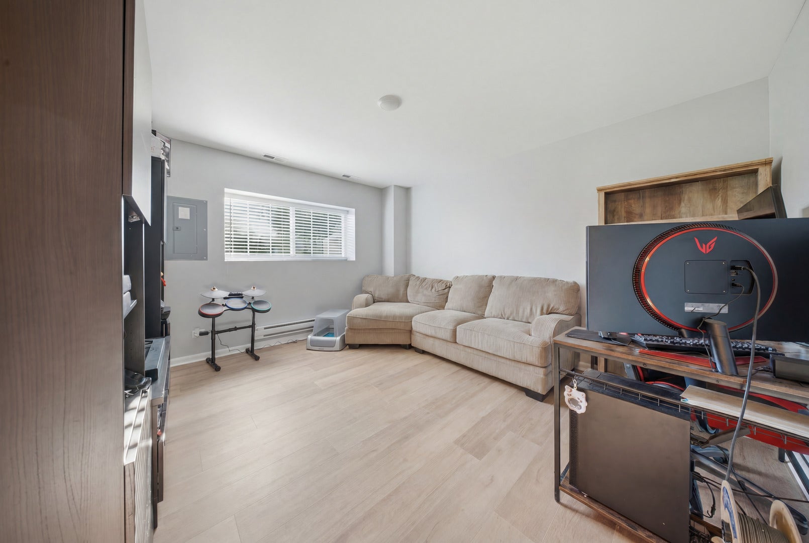 176 Goldenrod Drive, Elgin, IL 60124 176 Goldenrod Drive, Elgin, IL 60124