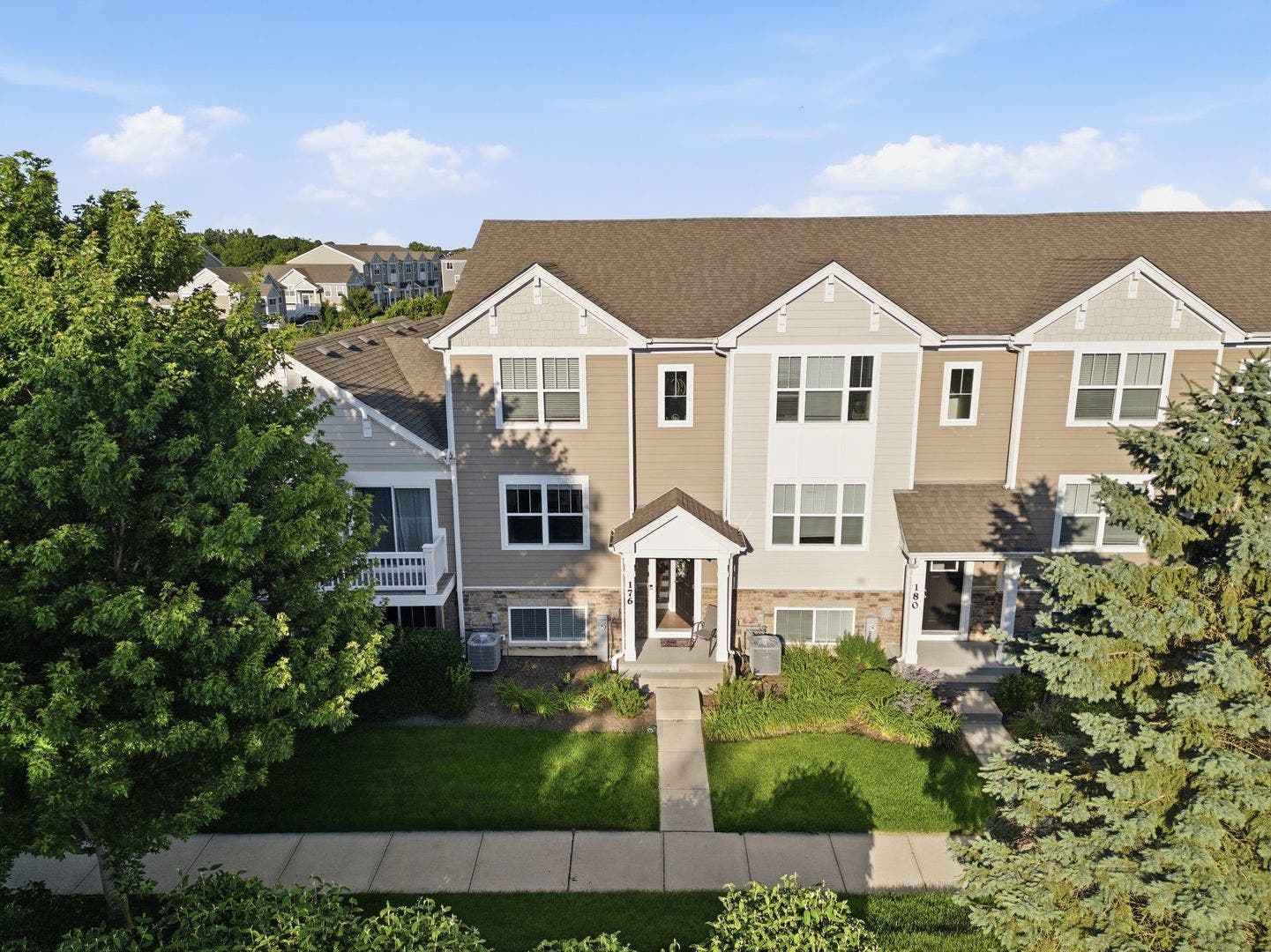 176 Goldenrod Drive, Elgin, IL 60124 176 Goldenrod Drive, Elgin, IL 60124