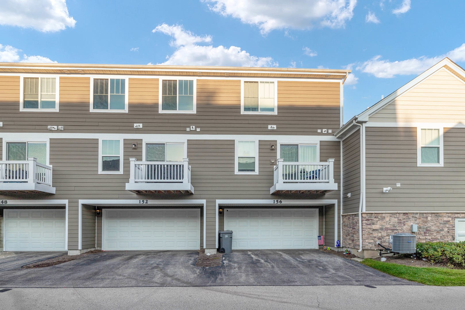 152 Goldenrod Drive, Elgin, IL 60124 152 Goldenrod Drive, Elgin, IL 60124