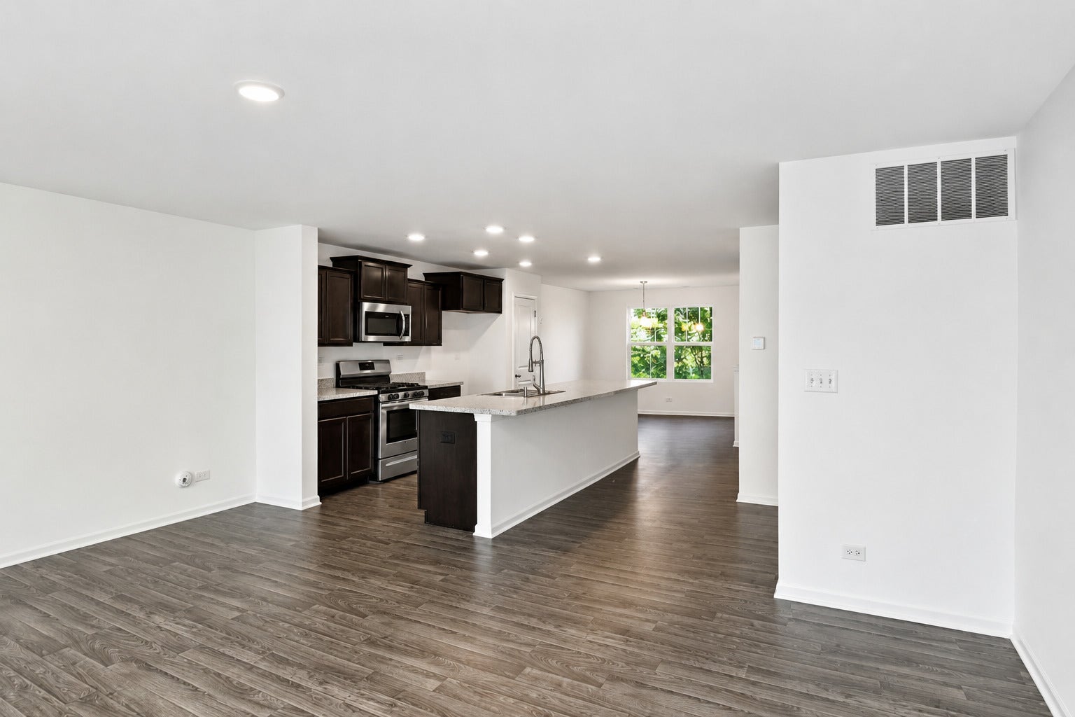 152 Goldenrod Drive, Elgin, IL 60124 152 Goldenrod Drive, Elgin, IL 60124
