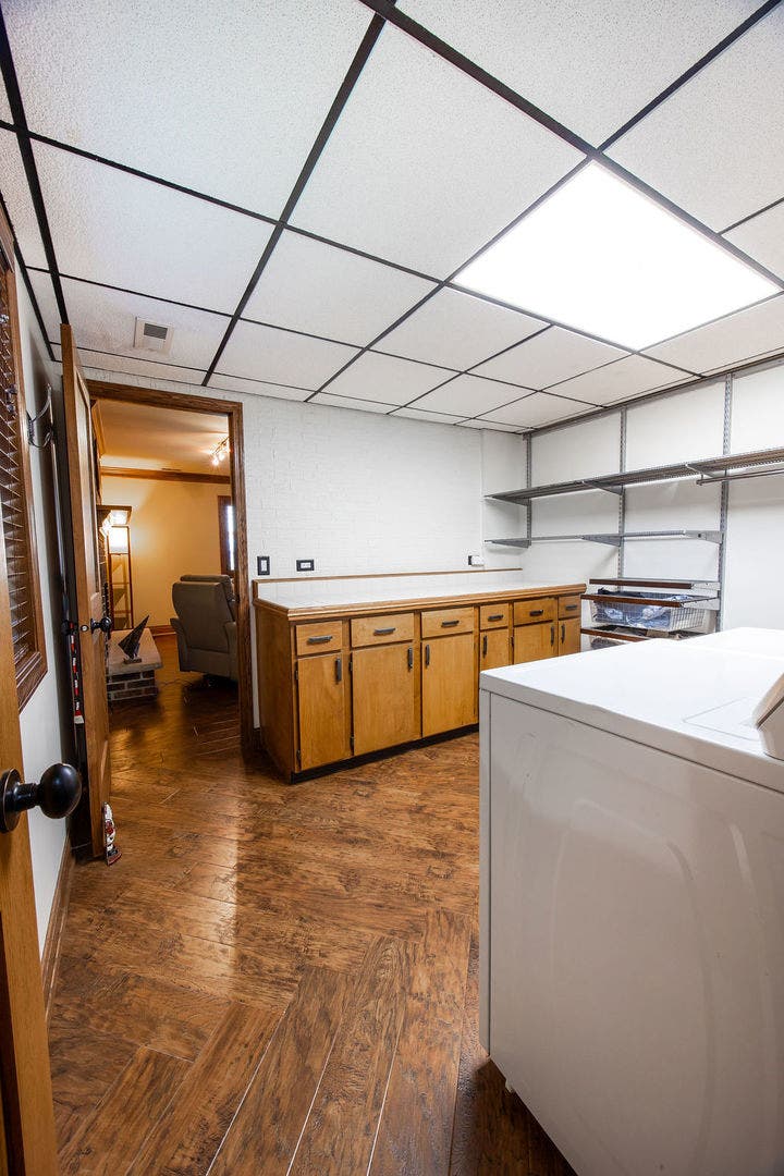 17207 Valley Drive, Tinley Park, IL 60487 17207 Valley Drive, Tinley Park, IL 60487