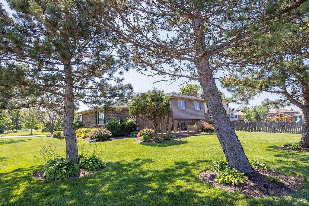17207 Valley Drive, Tinley Park, IL 60487 17207 Valley Drive, Tinley Park, IL 60487