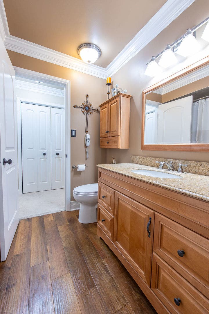 17207 Valley Drive, Tinley Park, IL 60487 17207 Valley Drive, Tinley Park, IL 60487
