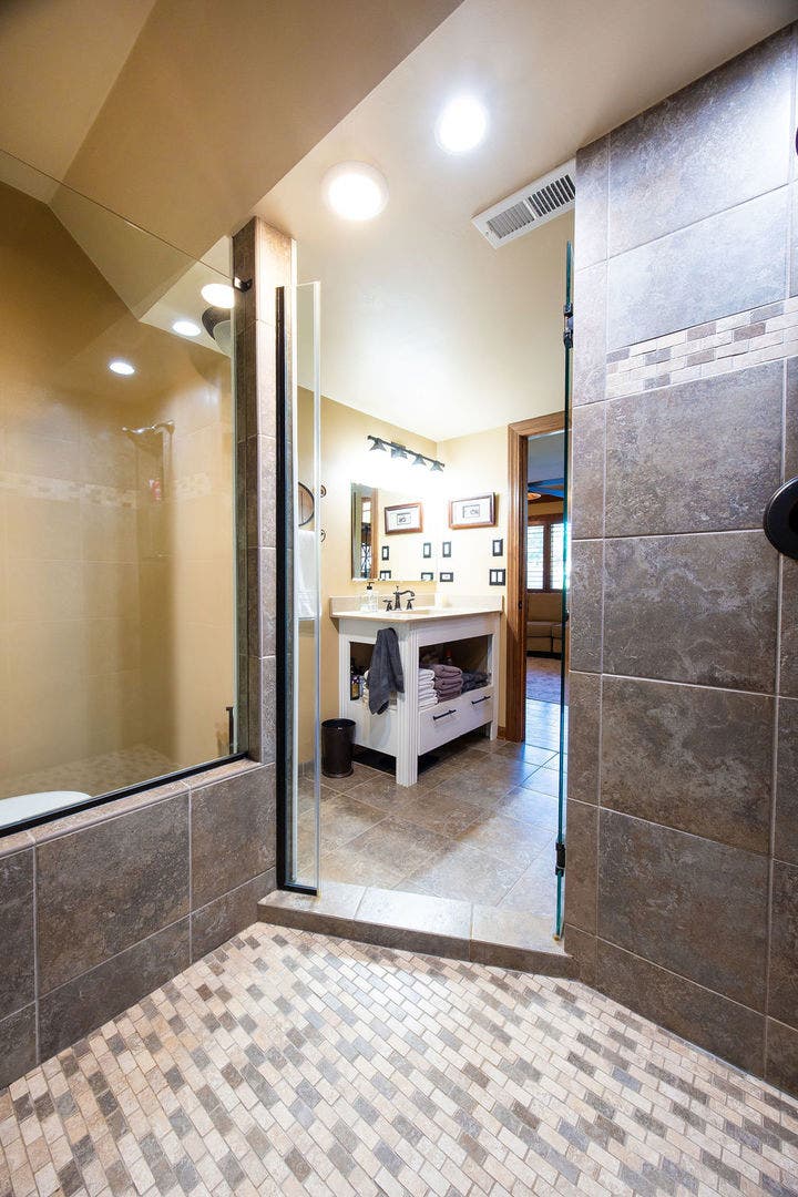 17207 Valley Drive, Tinley Park, IL 60487 17207 Valley Drive, Tinley Park, IL 60487