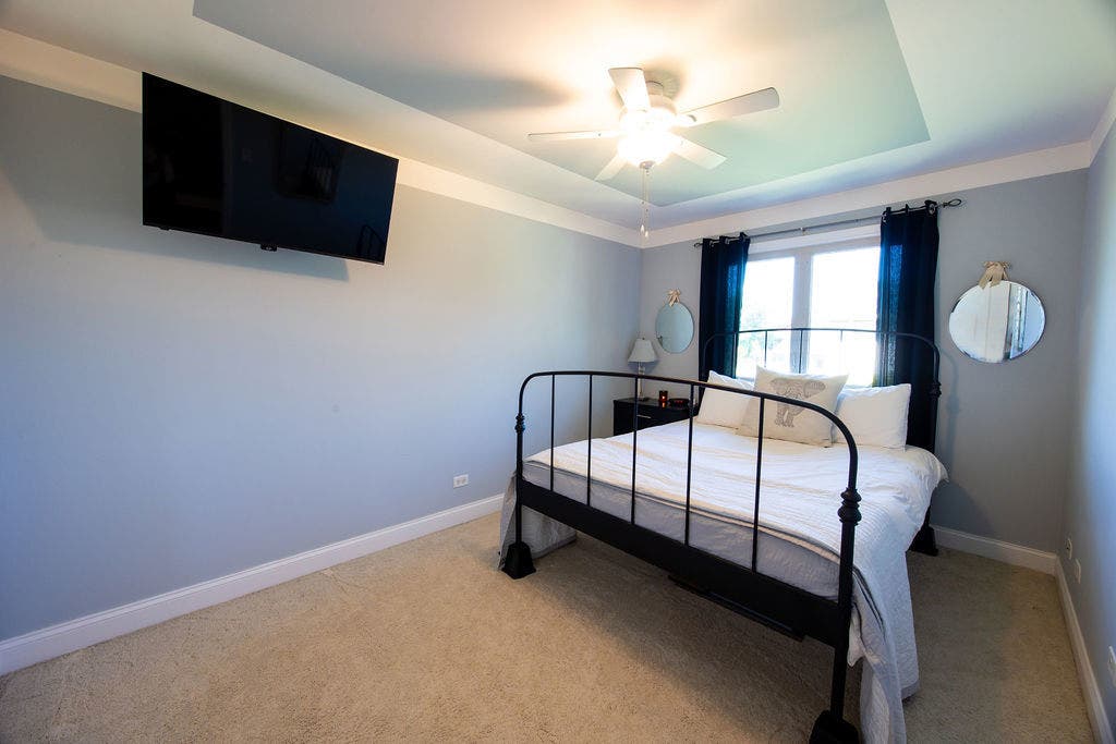 17207 Valley Drive, Tinley Park, IL 60487 17207 Valley Drive, Tinley Park, IL 60487