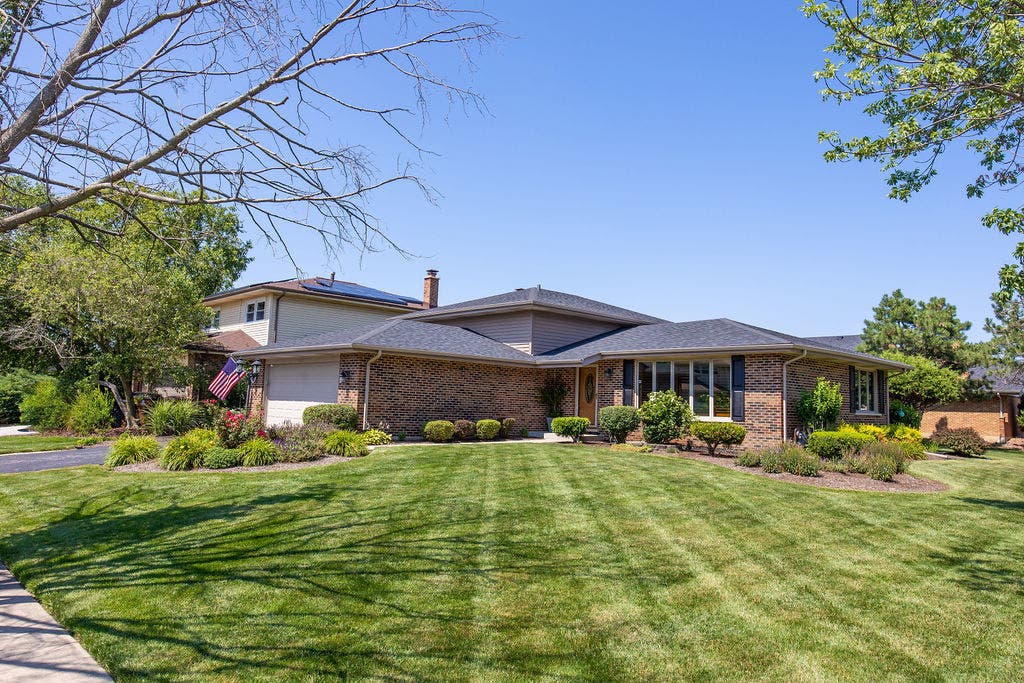 17207 Valley Drive, Tinley Park, IL 60487 17207 Valley Drive, Tinley Park, IL 60487