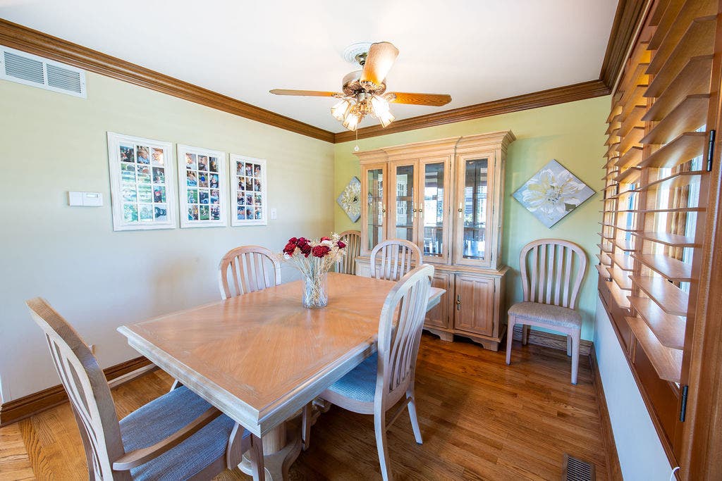 17207 Valley Drive, Tinley Park, IL 60487 17207 Valley Drive, Tinley Park, IL 60487
