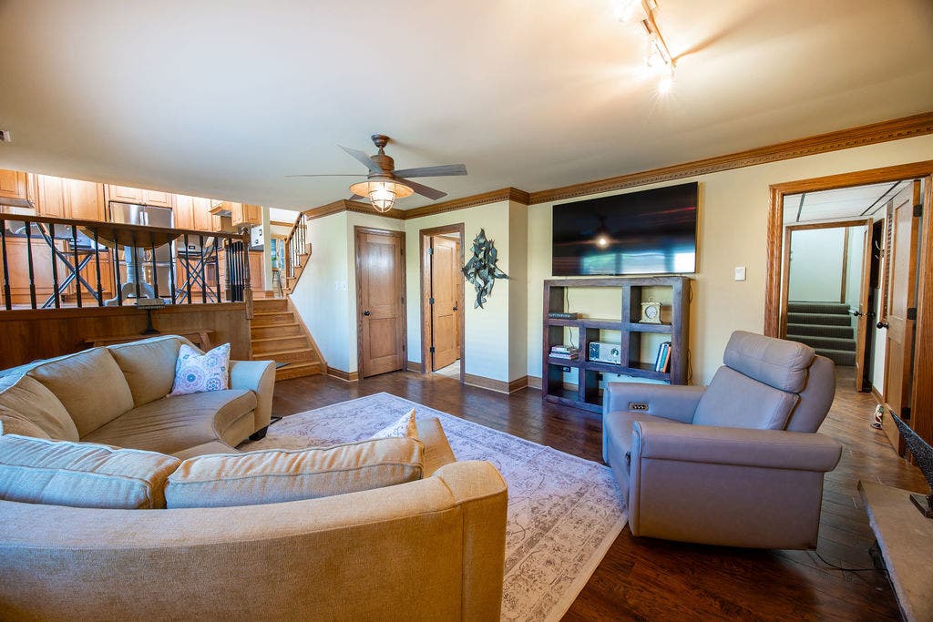 17207 Valley Drive, Tinley Park, IL 60487 17207 Valley Drive, Tinley Park, IL 60487