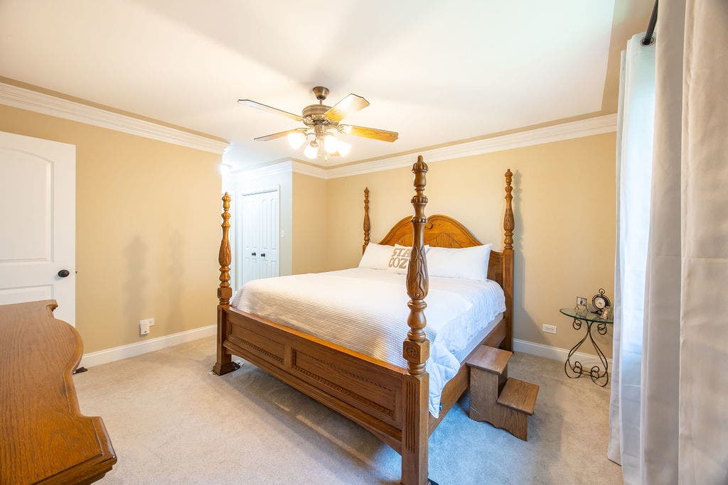 17207 Valley Drive, Tinley Park, IL 60487 17207 Valley Drive, Tinley Park, IL 60487