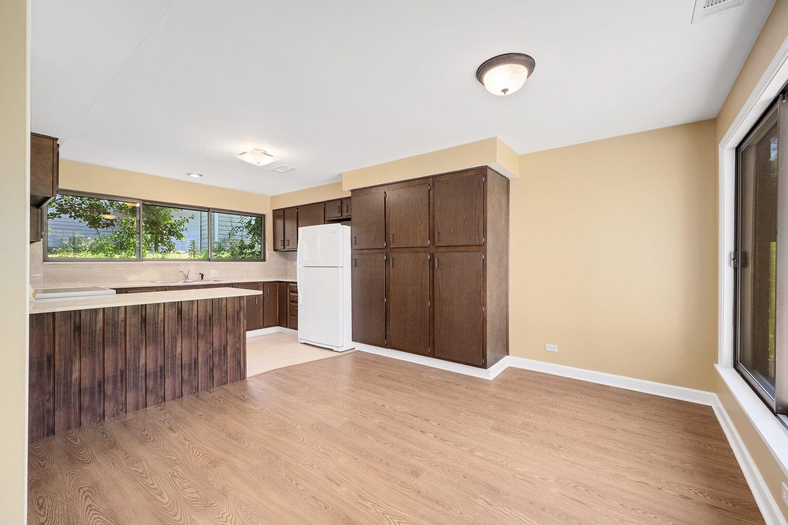 3620 Douglas Road, Downers Grove, IL 60515 3620 Douglas Road, Downers Grove, IL 60515