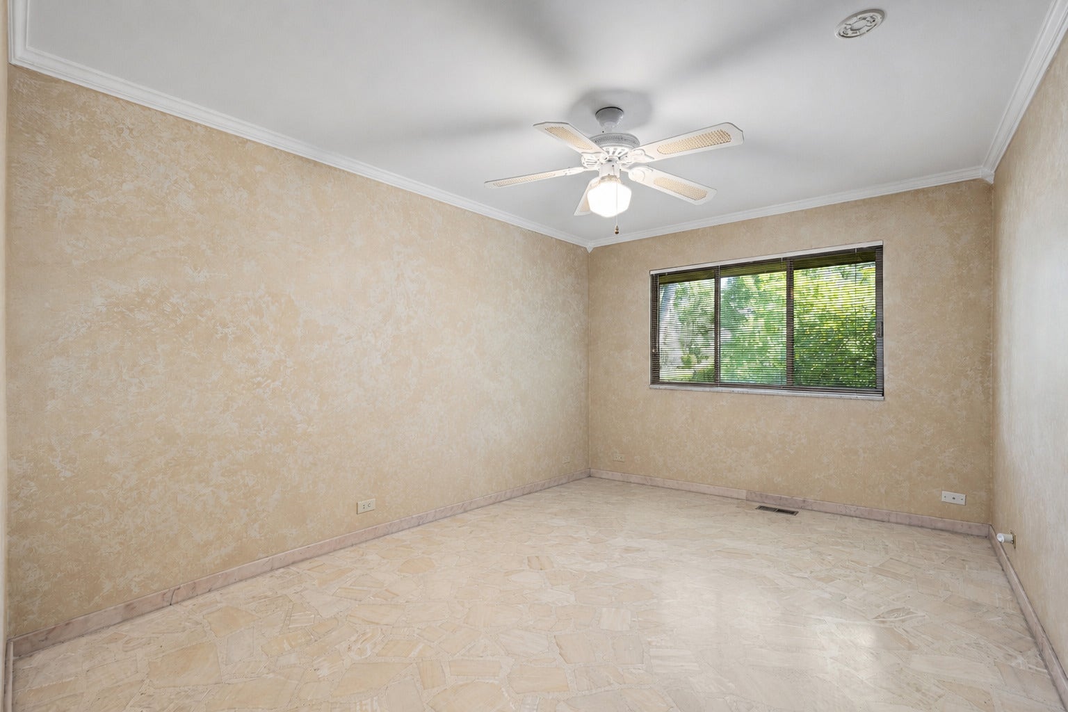 3620 Douglas Road, Downers Grove, IL 60515 3620 Douglas Road, Downers Grove, IL 60515