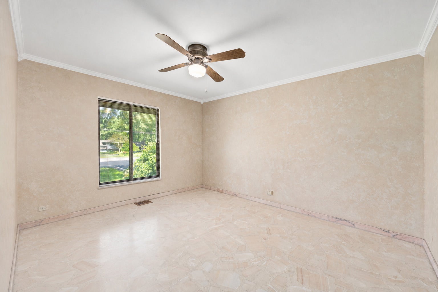 3620 Douglas Road, Downers Grove, IL 60515 3620 Douglas Road, Downers Grove, IL 60515