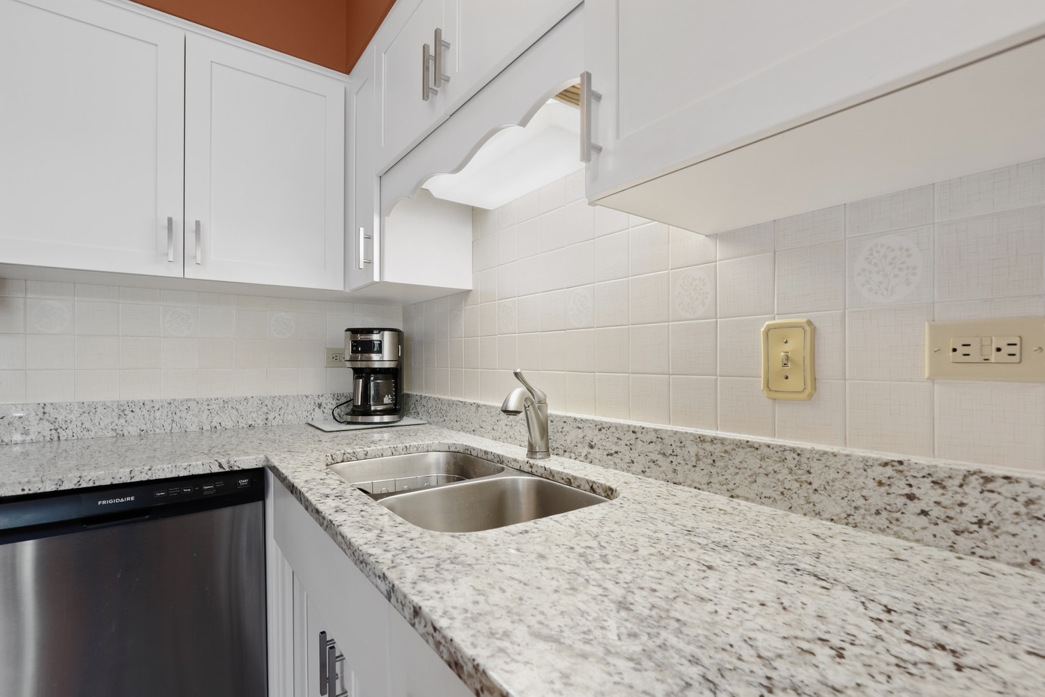 8840 Terry Drive, Orland Park, IL 60462 8840 Terry Drive, Orland Park, IL 60462