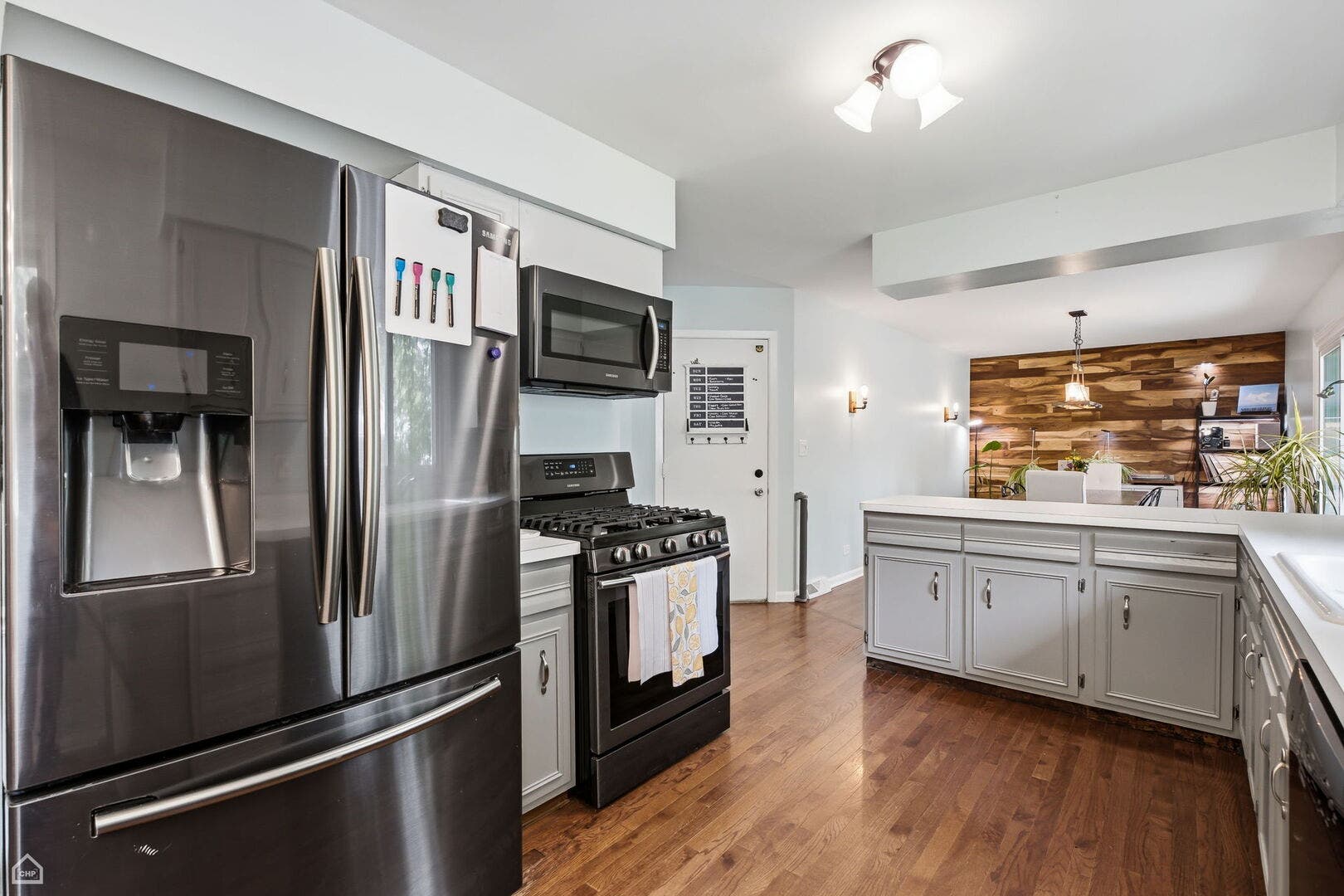 1978 N Fork Circle, Elgin, IL 60123 1978 N Fork Circle, Elgin, IL 60123