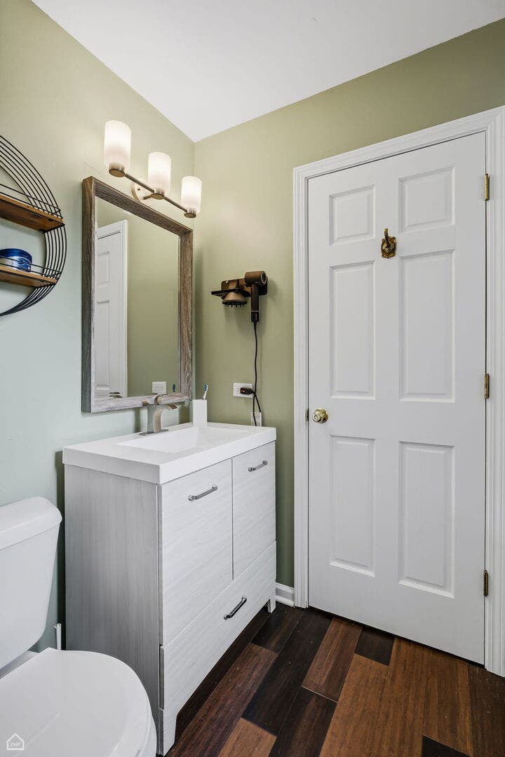 1978 N Fork Circle, Elgin, IL 60123 1978 N Fork Circle, Elgin, IL 60123