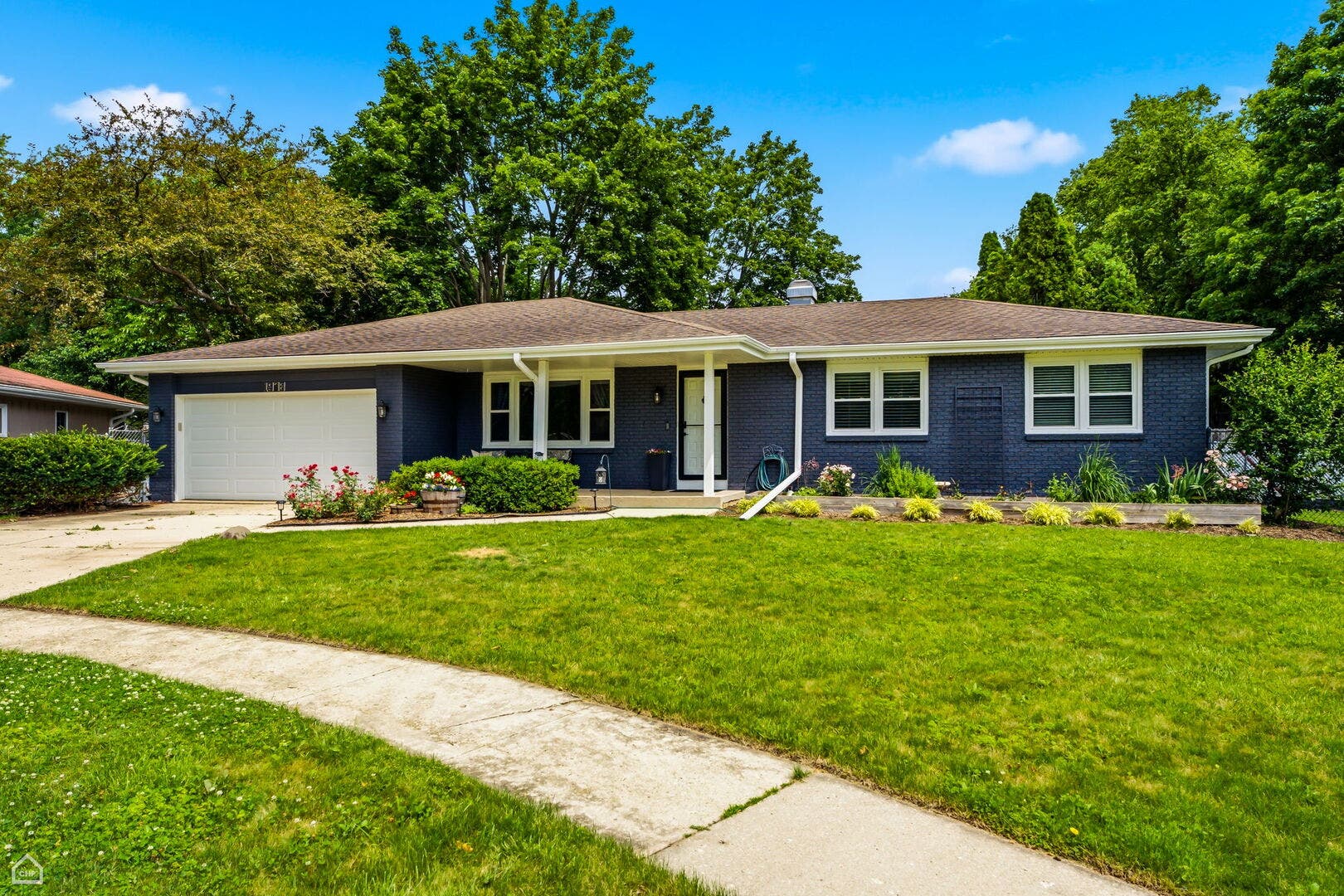 1978 N Fork Circle, Elgin, IL 60123 1978 N Fork Circle, Elgin, IL 60123
