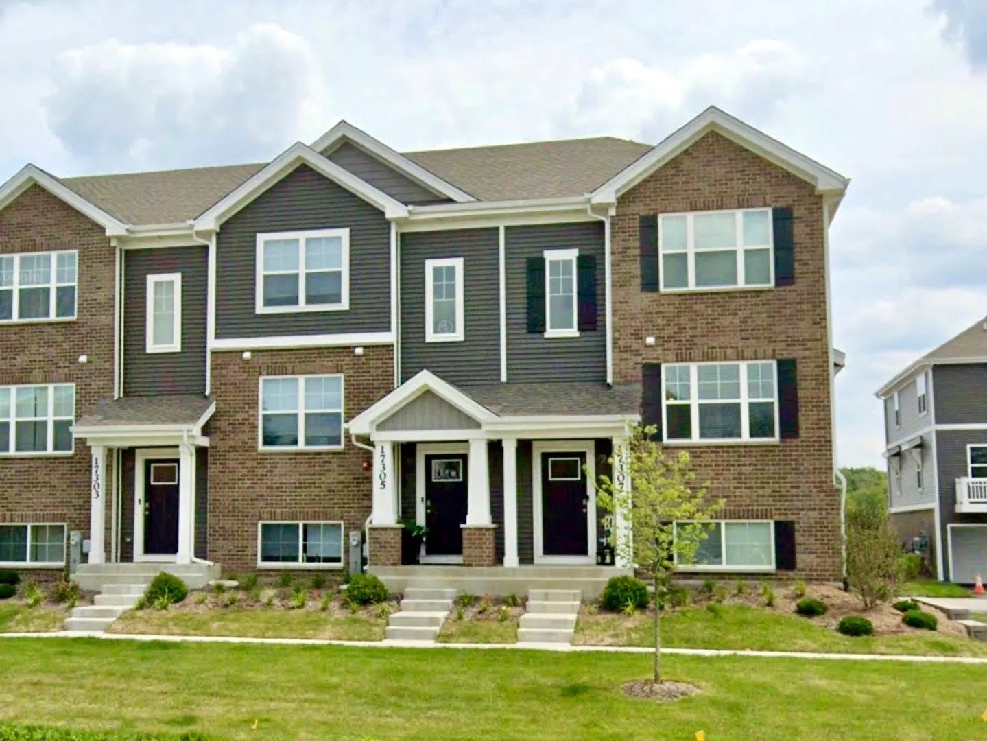 17307 Roscommon Road, Tinley Park, IL 60477 17307 Roscommon Road, Tinley Park, IL 60477