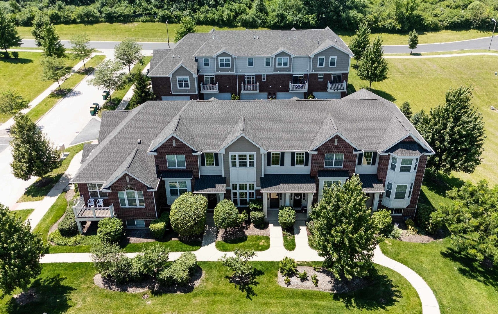 16745 Brighton Drive, Lemont, IL 60439