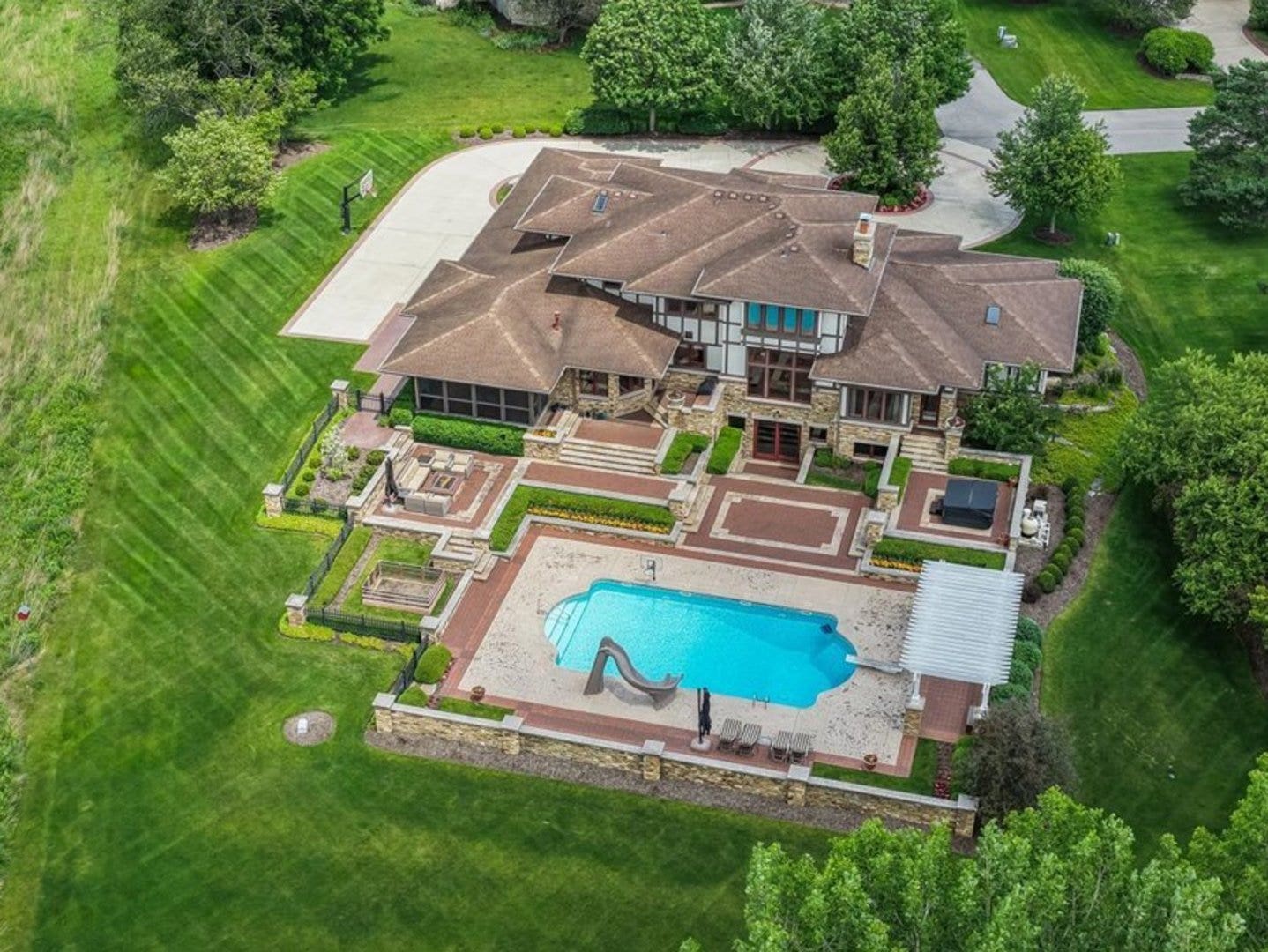 39W973 Crosscreek Lane, St. Charles, IL 60175 39W973 Crosscreek Lane, St. Charles, IL 60175