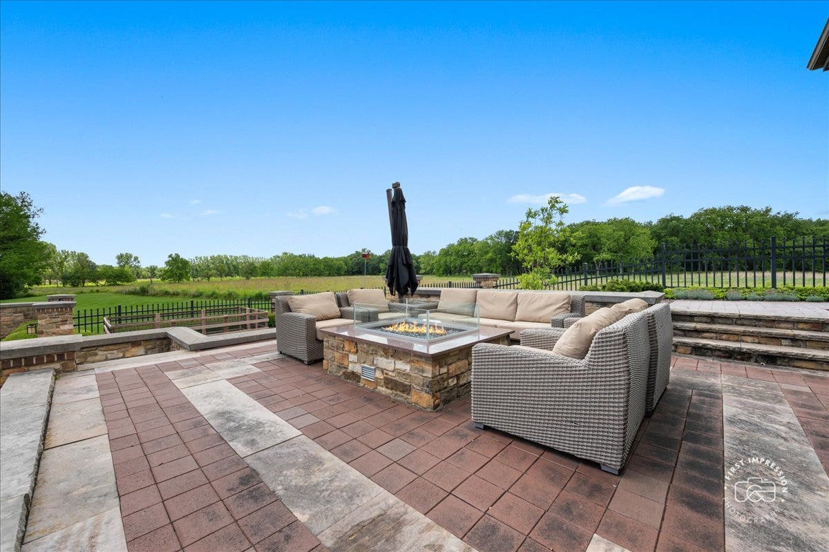 39W973 Crosscreek Lane, St. Charles, IL 60175 39W973 Crosscreek Lane, St. Charles, IL 60175