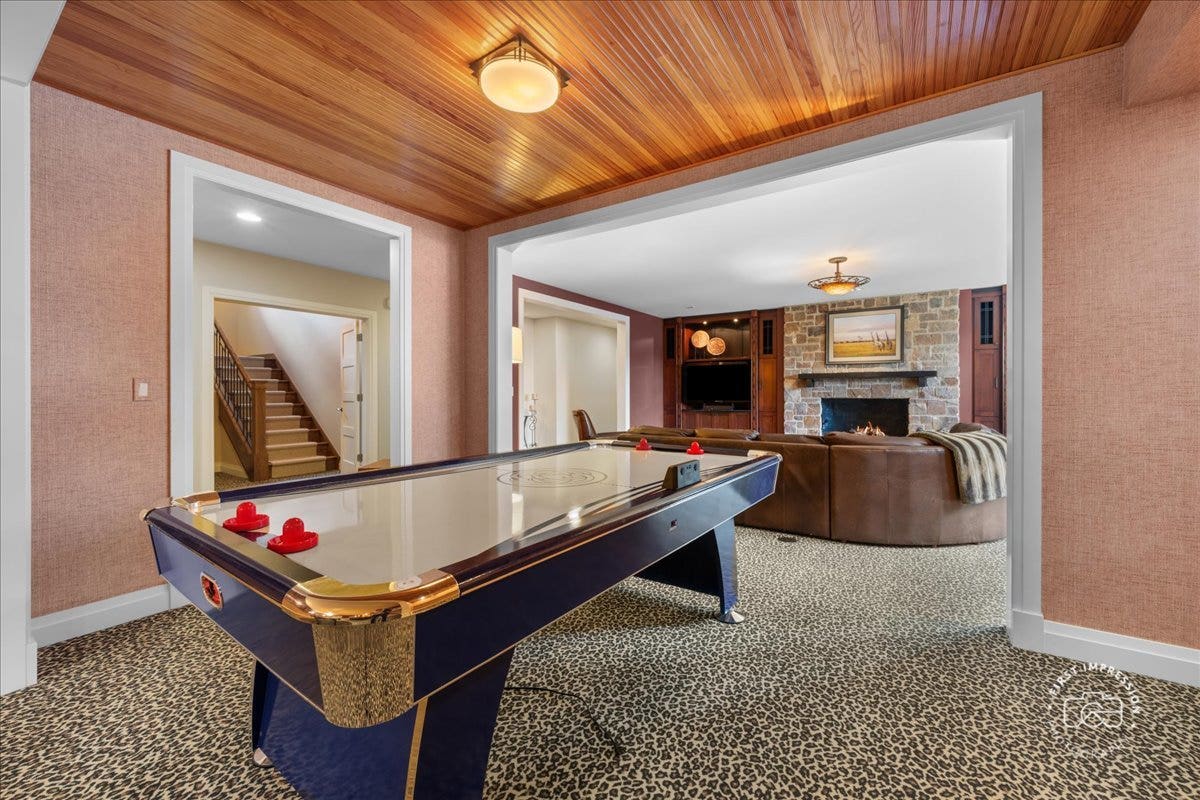 39W973 Crosscreek Lane, St. Charles, IL 60175 39W973 Crosscreek Lane, St. Charles, IL 60175