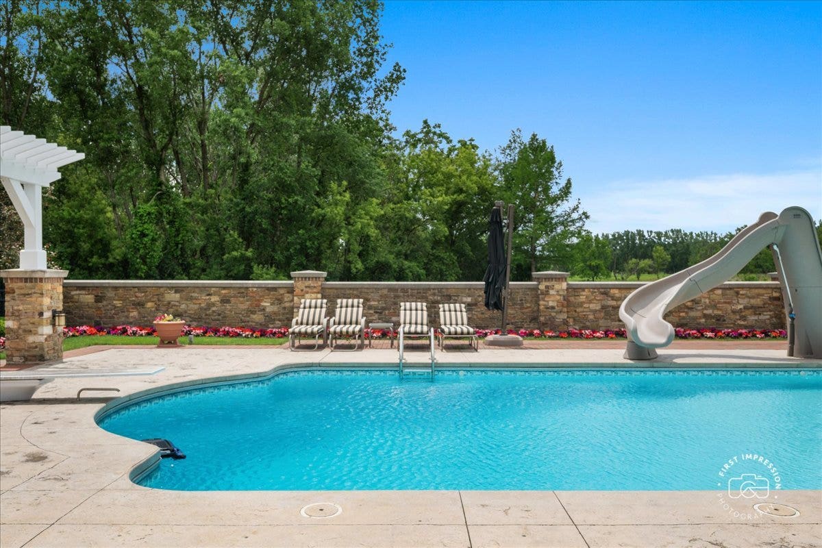 39W973 Crosscreek Lane, St. Charles, IL 60175 39W973 Crosscreek Lane, St. Charles, IL 60175
