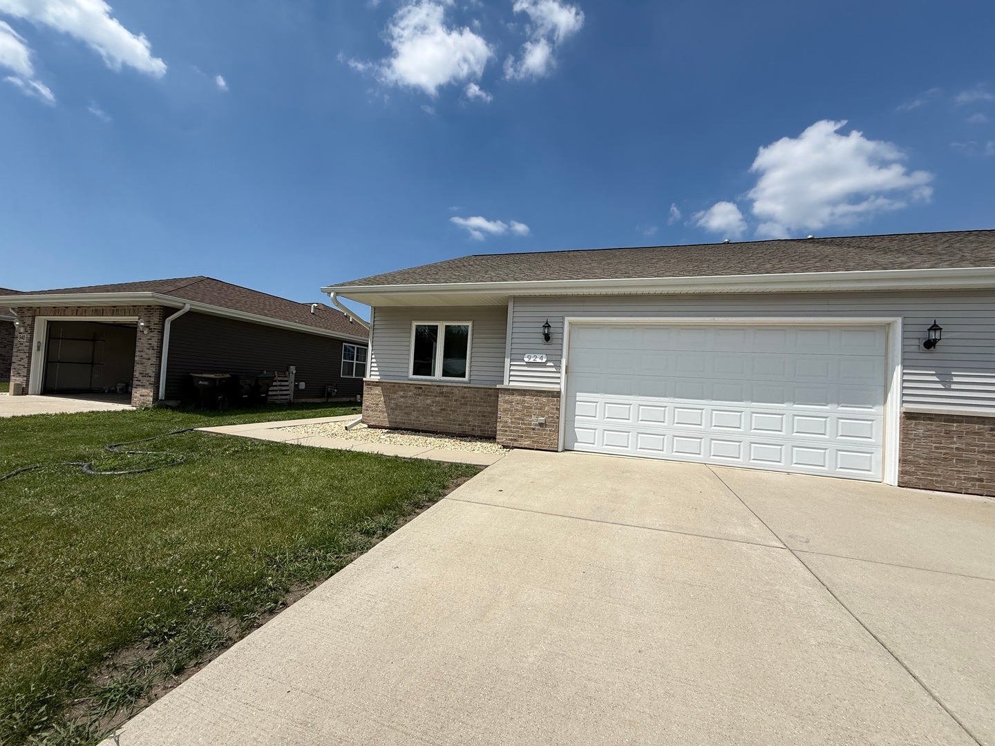 924 Bergera Street W, Braidwood, IL 60408 924 Bergera Street W, Braidwood, IL 60408