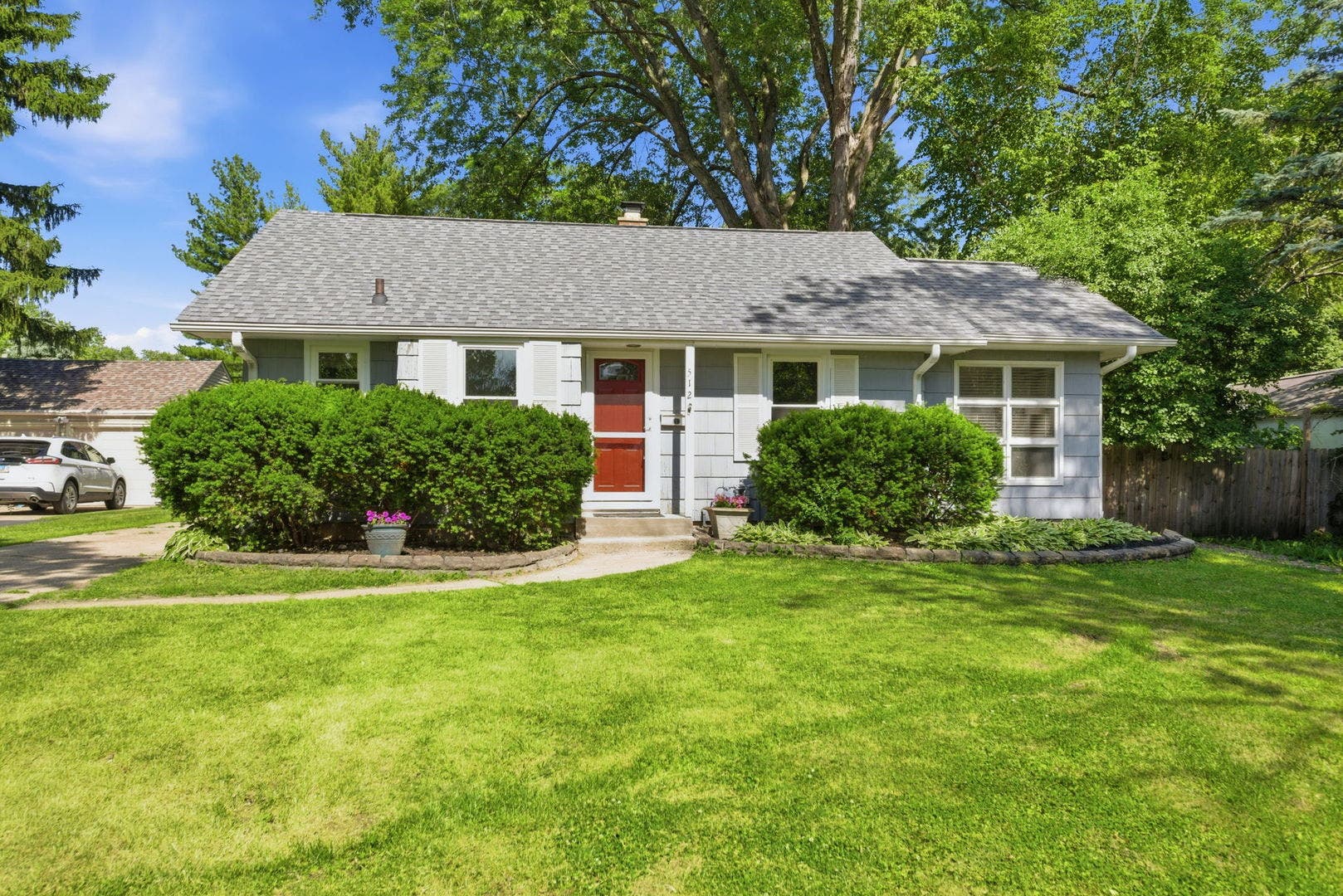 512 S Calumet Avenue, Aurora, IL 60506 512 S Calumet Avenue, Aurora, IL 60506