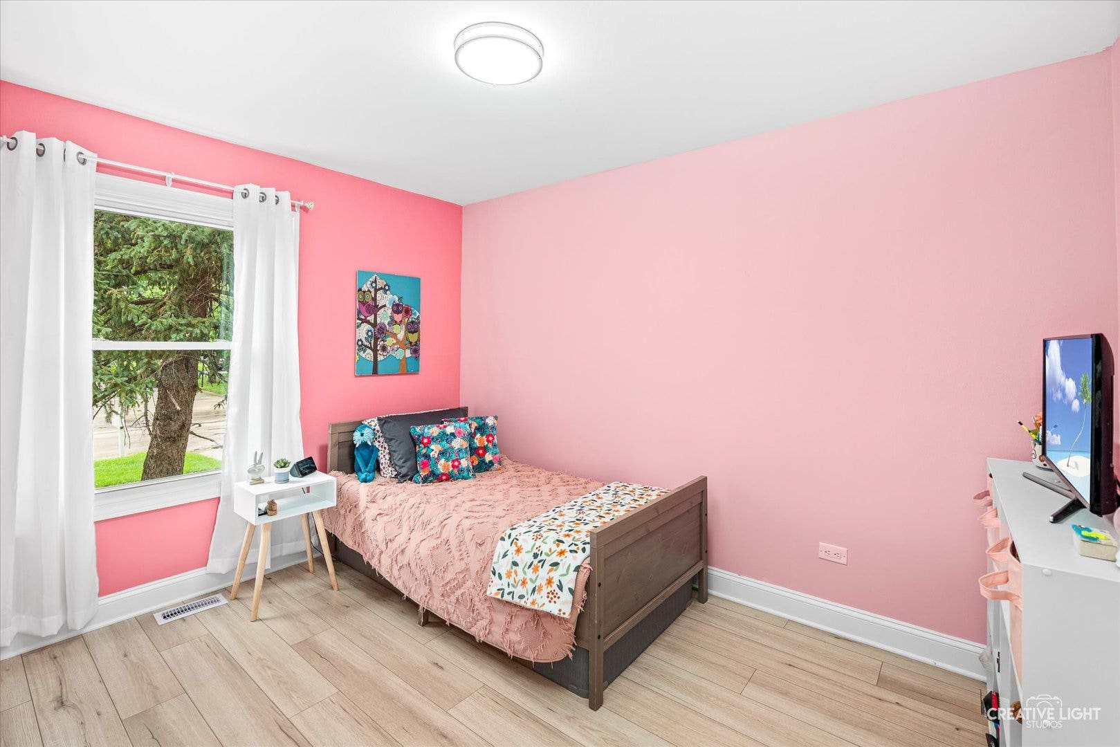 337 E Briarcliff Road, Bolingbrook, IL 60440 Perfect as a guest room, nursery, or home office,
