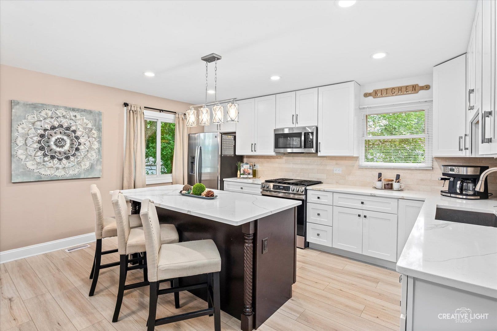 337 E Briarcliff Road, Bolingbrook, IL 60440 The spacious main floor Kitchen is filled with nat