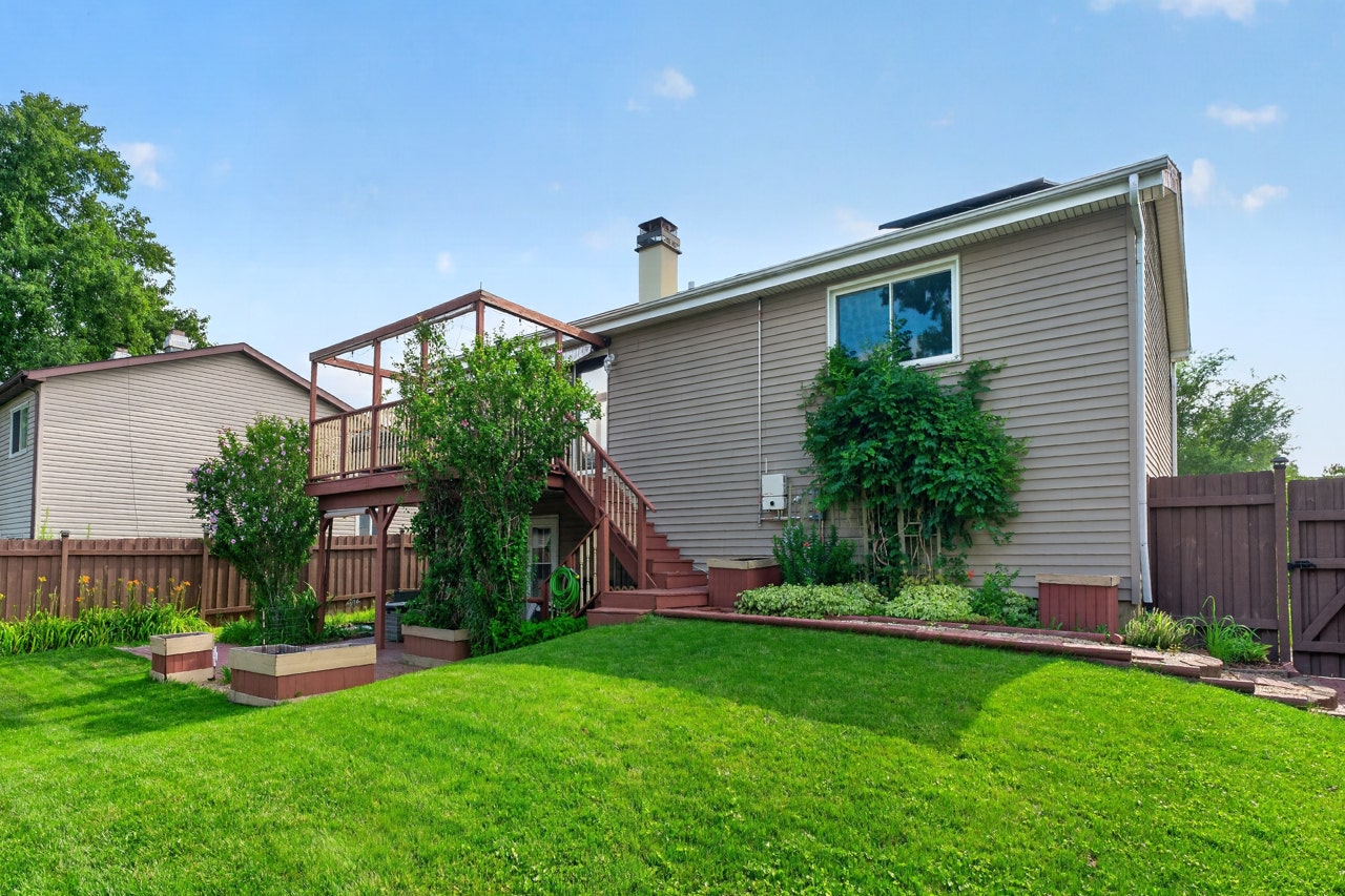 237 Windsor Drive, Bolingbrook, IL 60440 237 Windsor Drive, Bolingbrook, IL 60440