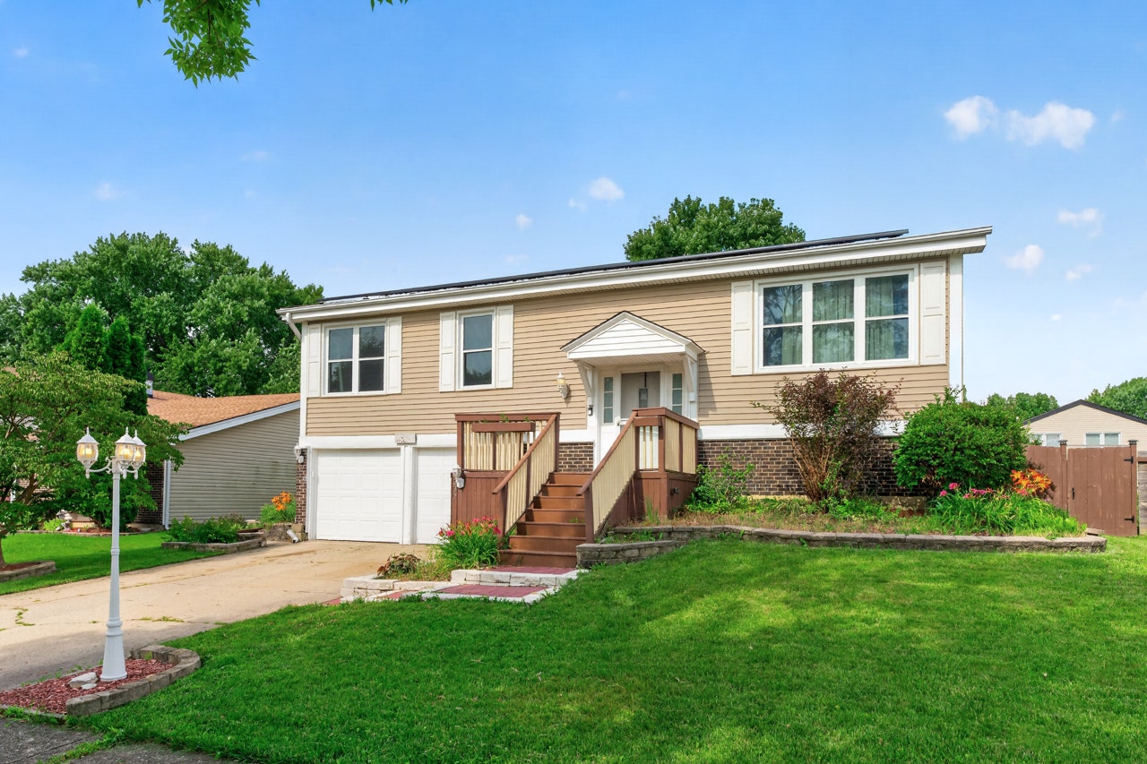 237 Windsor Drive, Bolingbrook, IL 60440 237 Windsor Drive, Bolingbrook, IL 60440