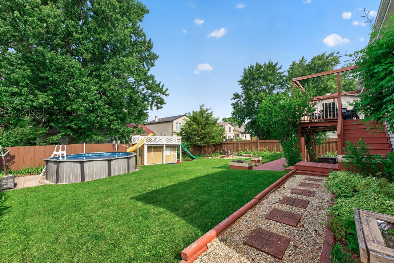 237 Windsor Drive, Bolingbrook, IL 60440 237 Windsor Drive, Bolingbrook, IL 60440