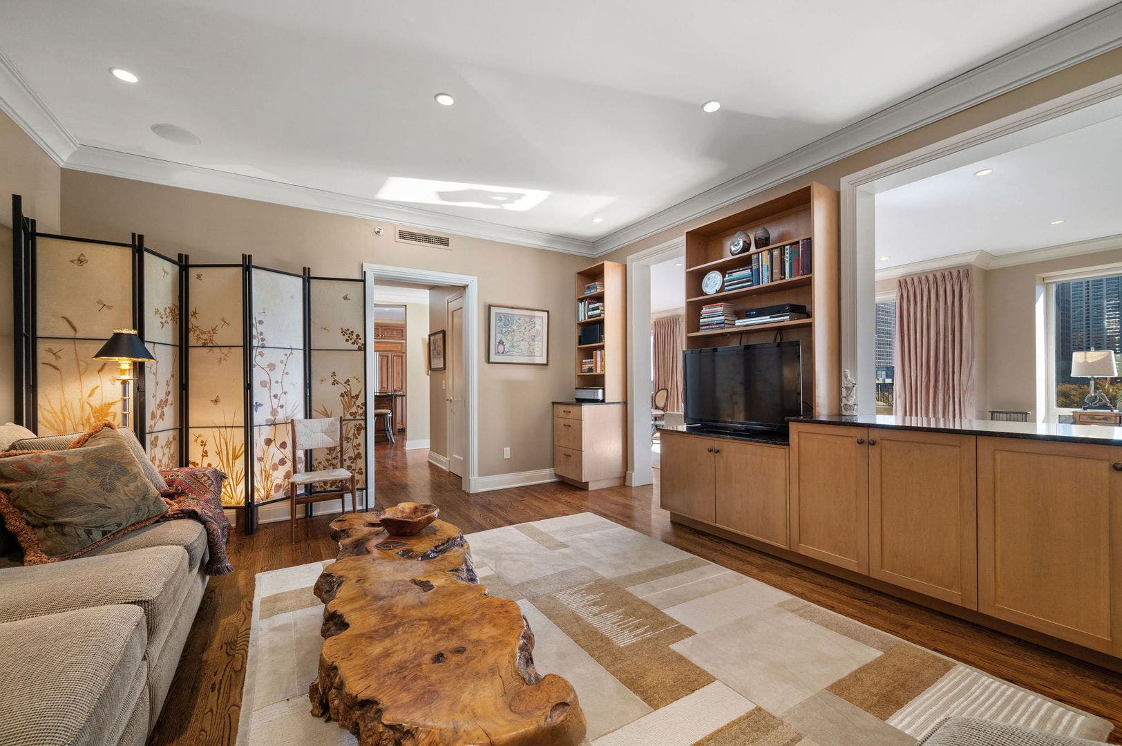 840 N LAKE SHORE Drive, #603, Chicago, IL 60611 Family Room I