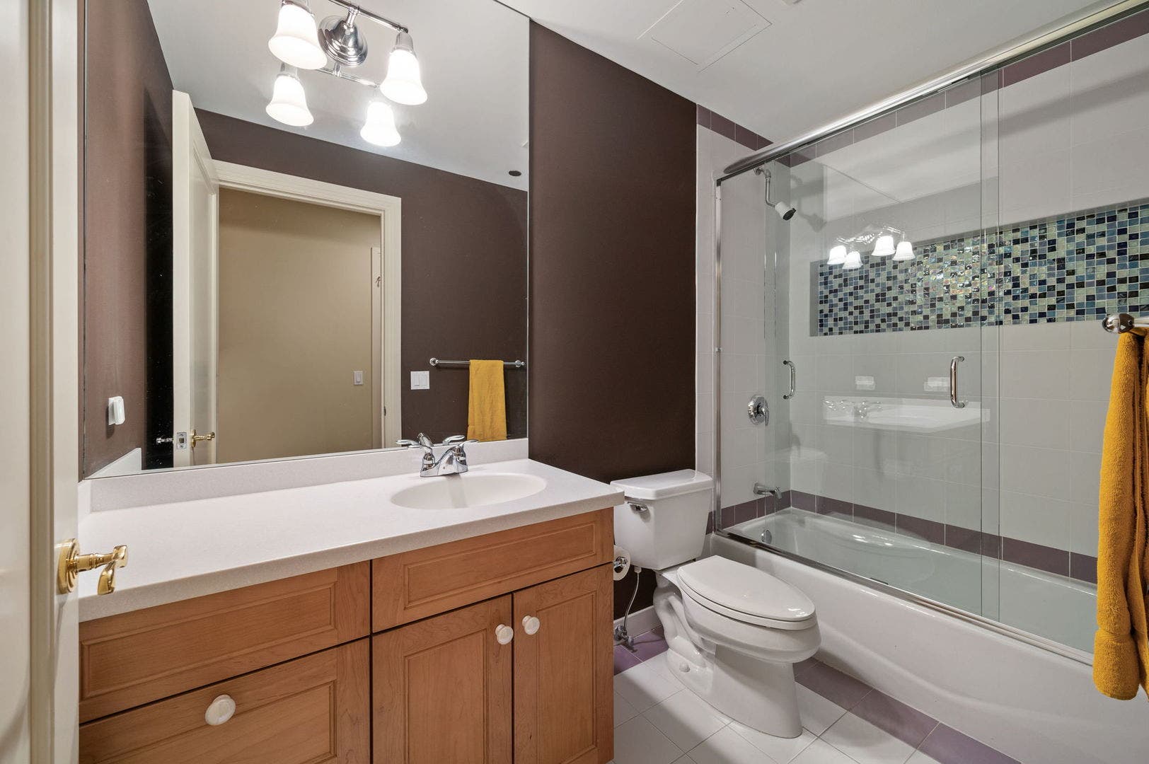 840 N LAKE SHORE Drive, #603, Chicago, IL 60611 Third Bath