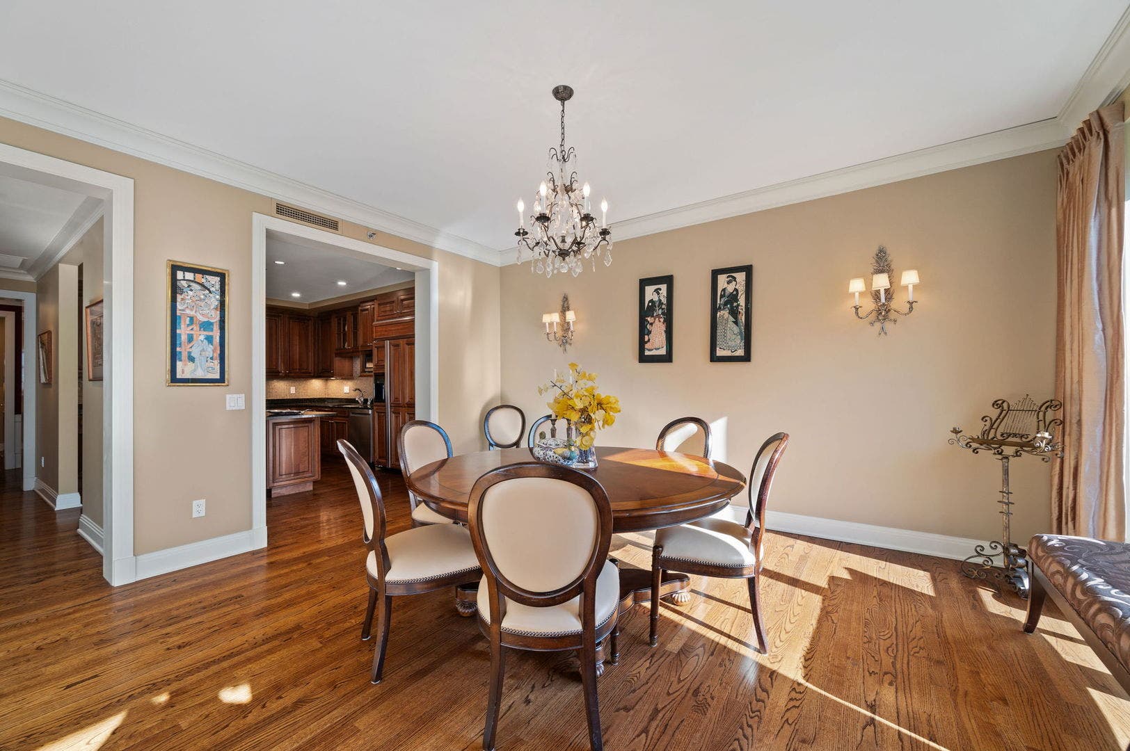 840 N LAKE SHORE Drive, #603, Chicago, IL 60611 Dining Room