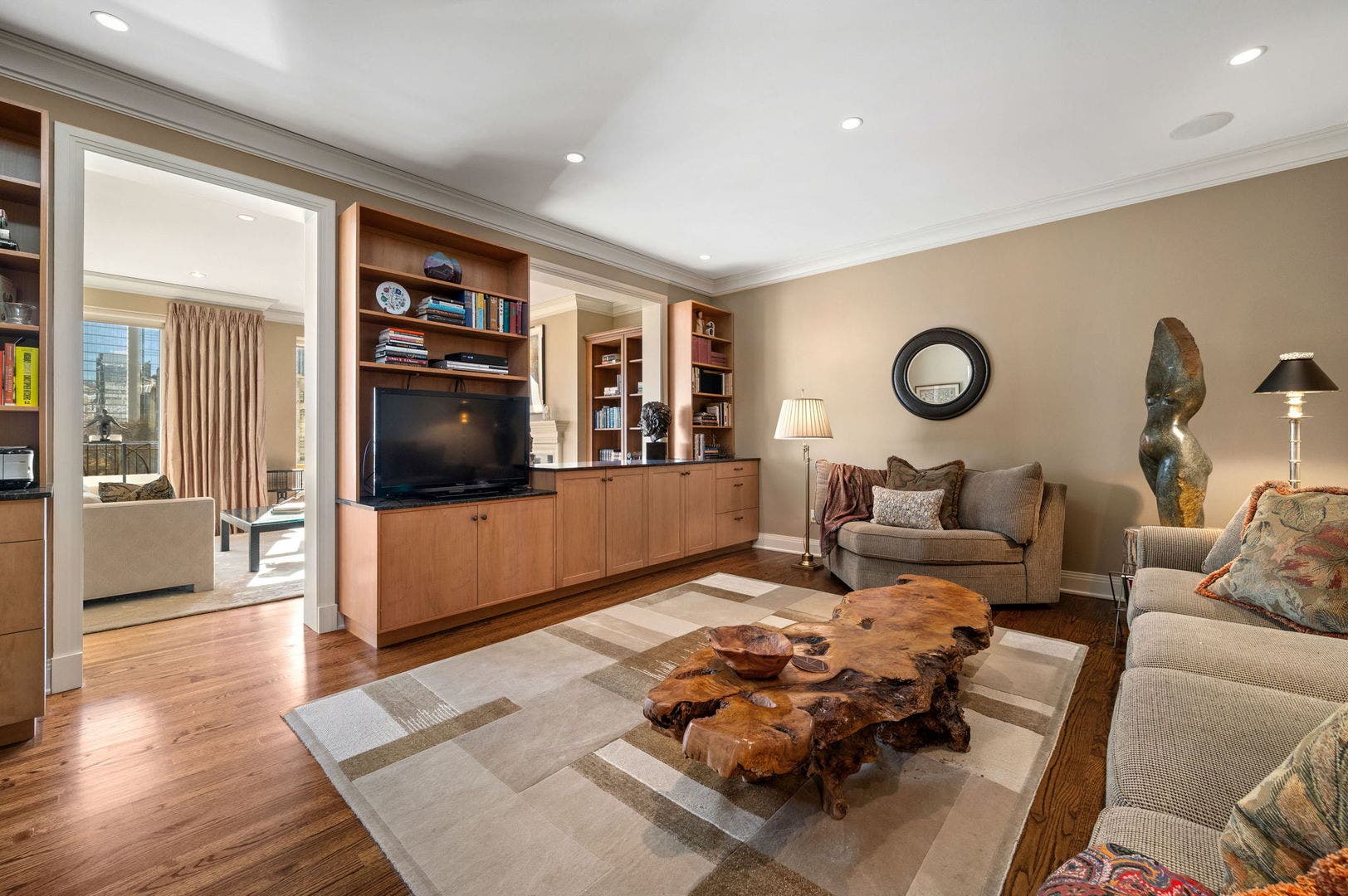 840 N LAKE SHORE Drive, #603, Chicago, IL 60611 Family Room III