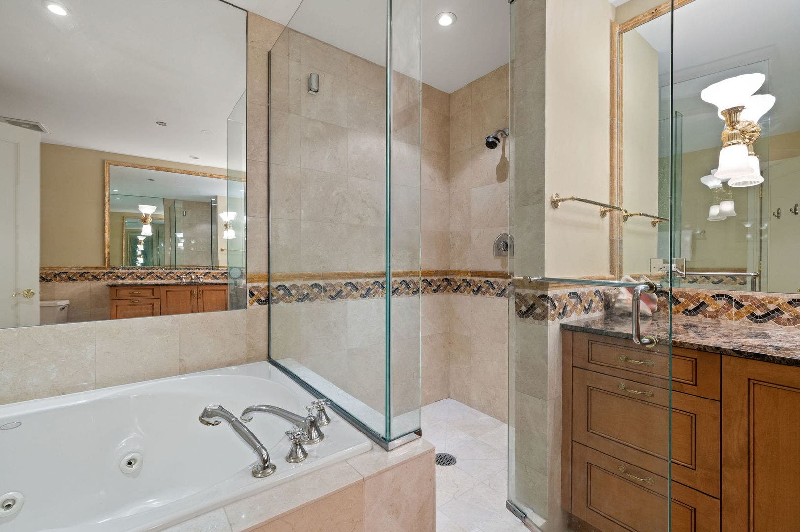 840 N LAKE SHORE Drive, #603, Chicago, IL 60611 Primary Bath