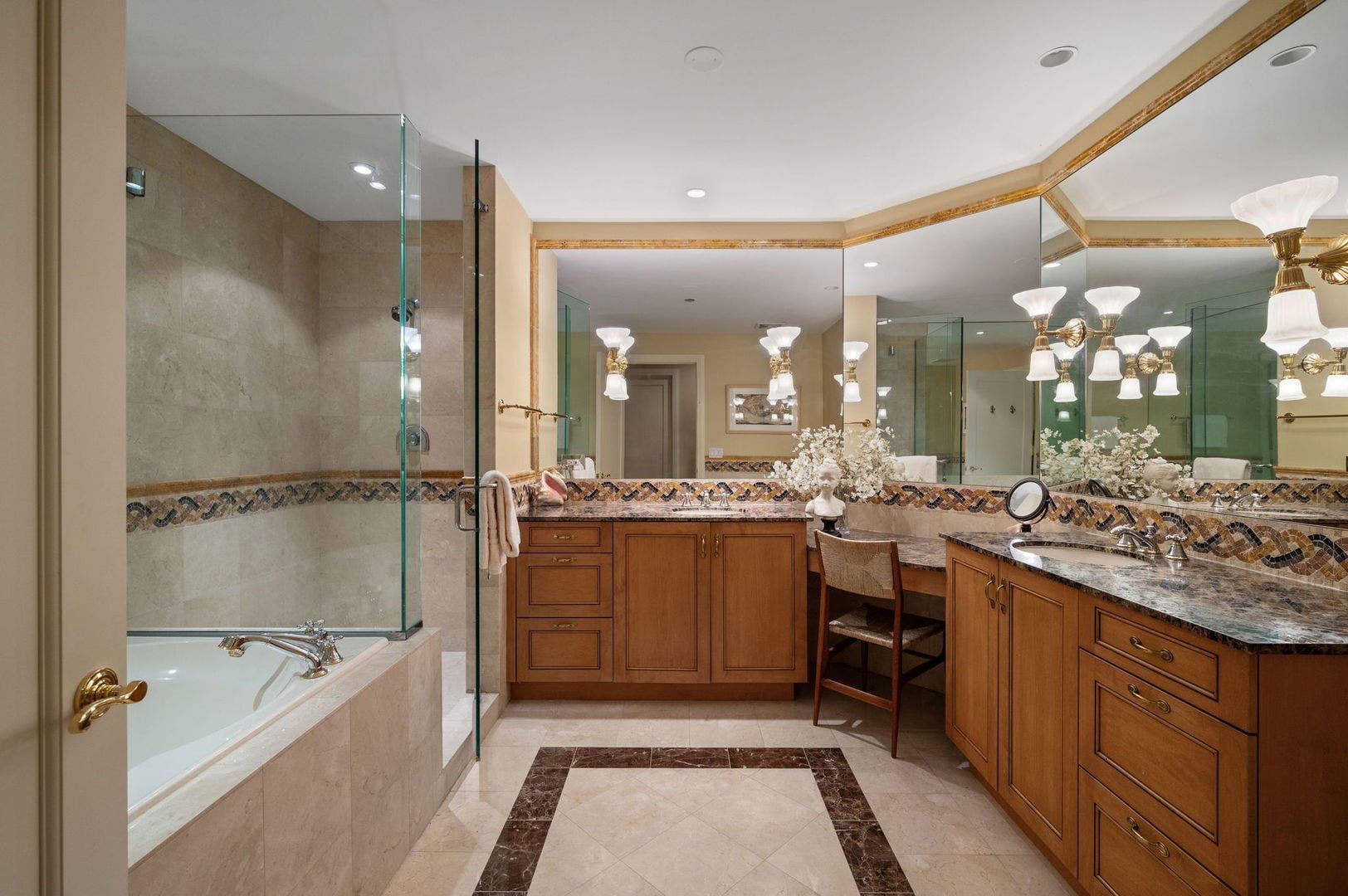 840 N LAKE SHORE Drive, #603, Chicago, IL 60611 Primary Bath