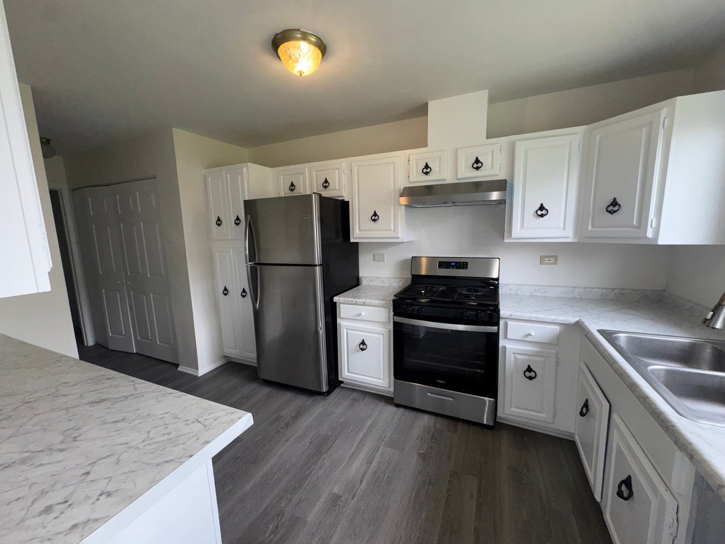 10G Fernwood Drive, #10G, Bolingbrook, IL 60440 10G Fernwood Drive, #10G, Bolingbrook, IL 60440