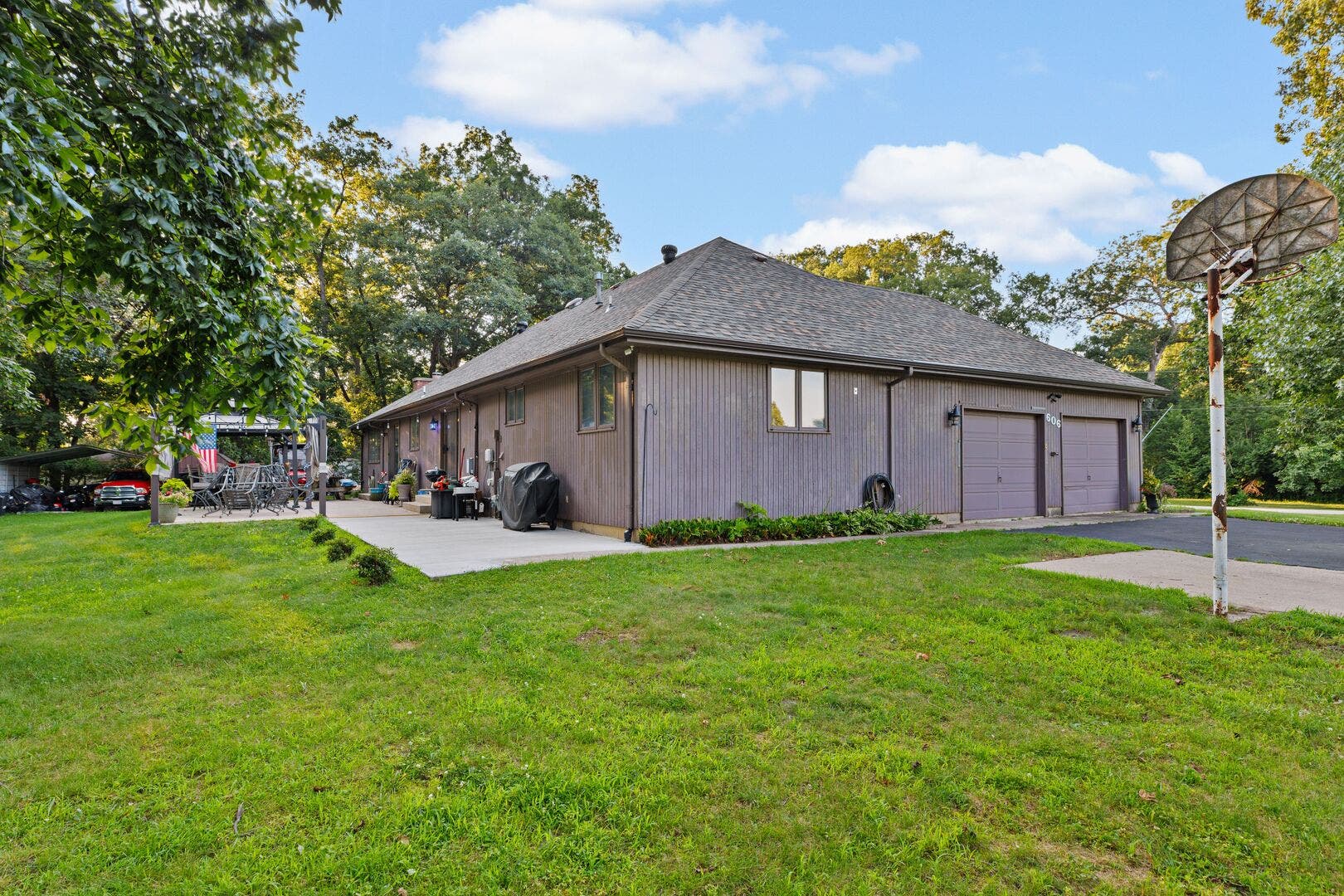 606 Mary Lane, St. Anne, IL 60964