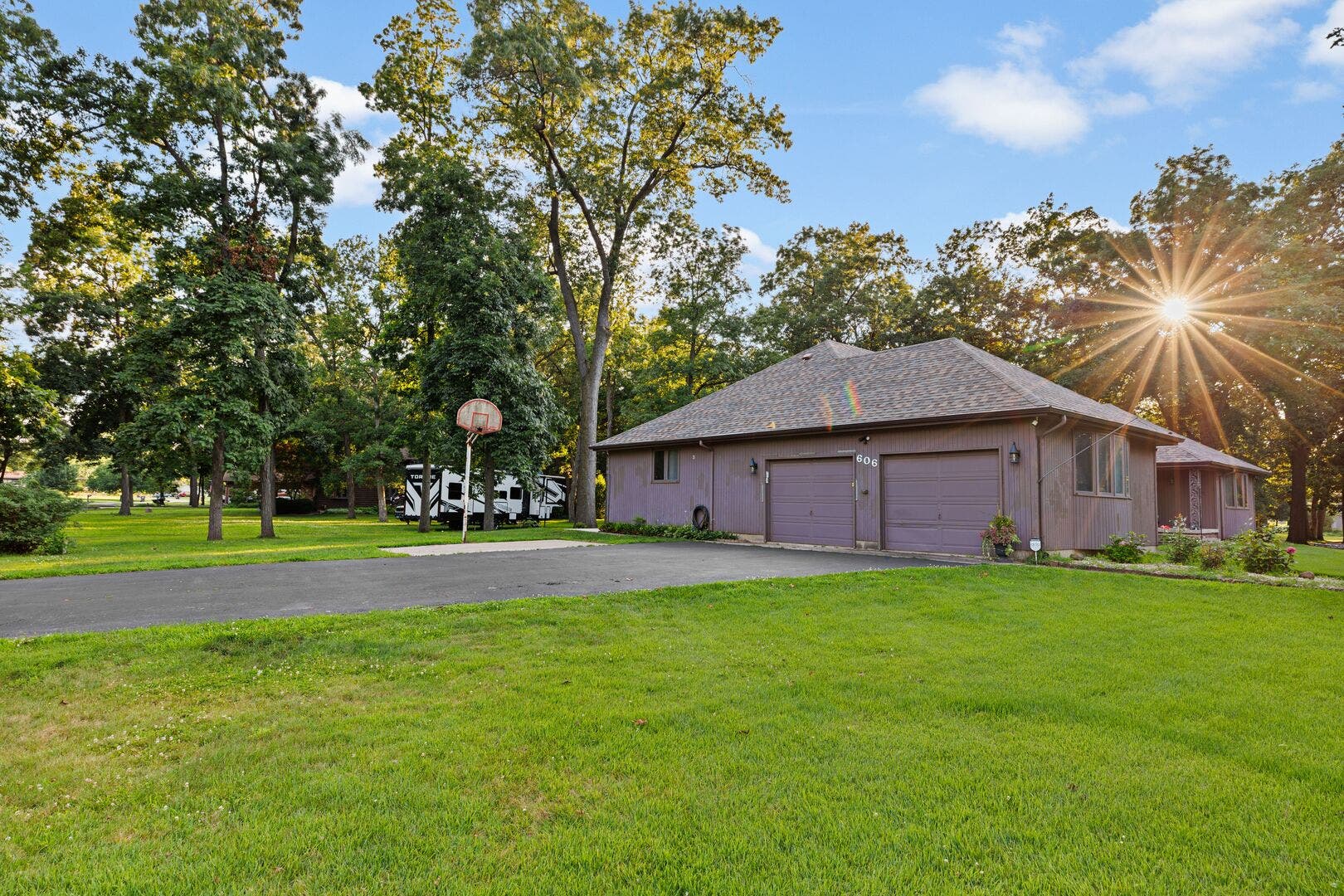 606 Mary Lane, St. Anne, IL 60964