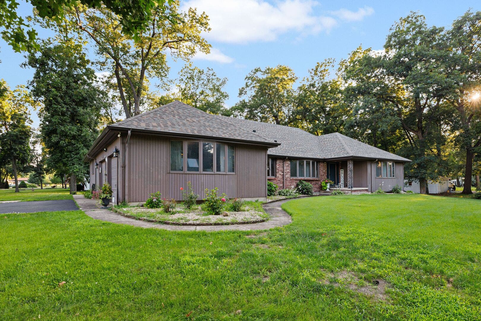 606 Mary Lane, St. Anne, IL 60964