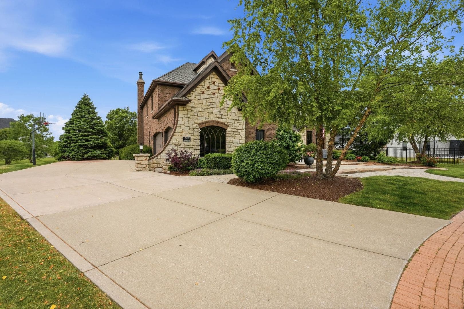 16116 Sandy Bank Court, Homer Glen, IL 60491 16116 Sandy Bank Court, Homer Glen, IL 60491