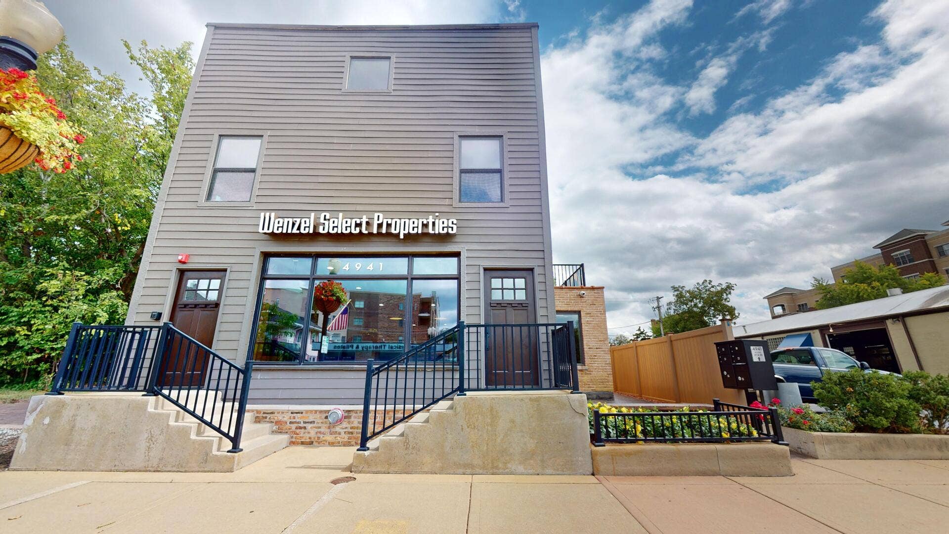 4941 Main Street, #2R, Downers Grove, IL 60515