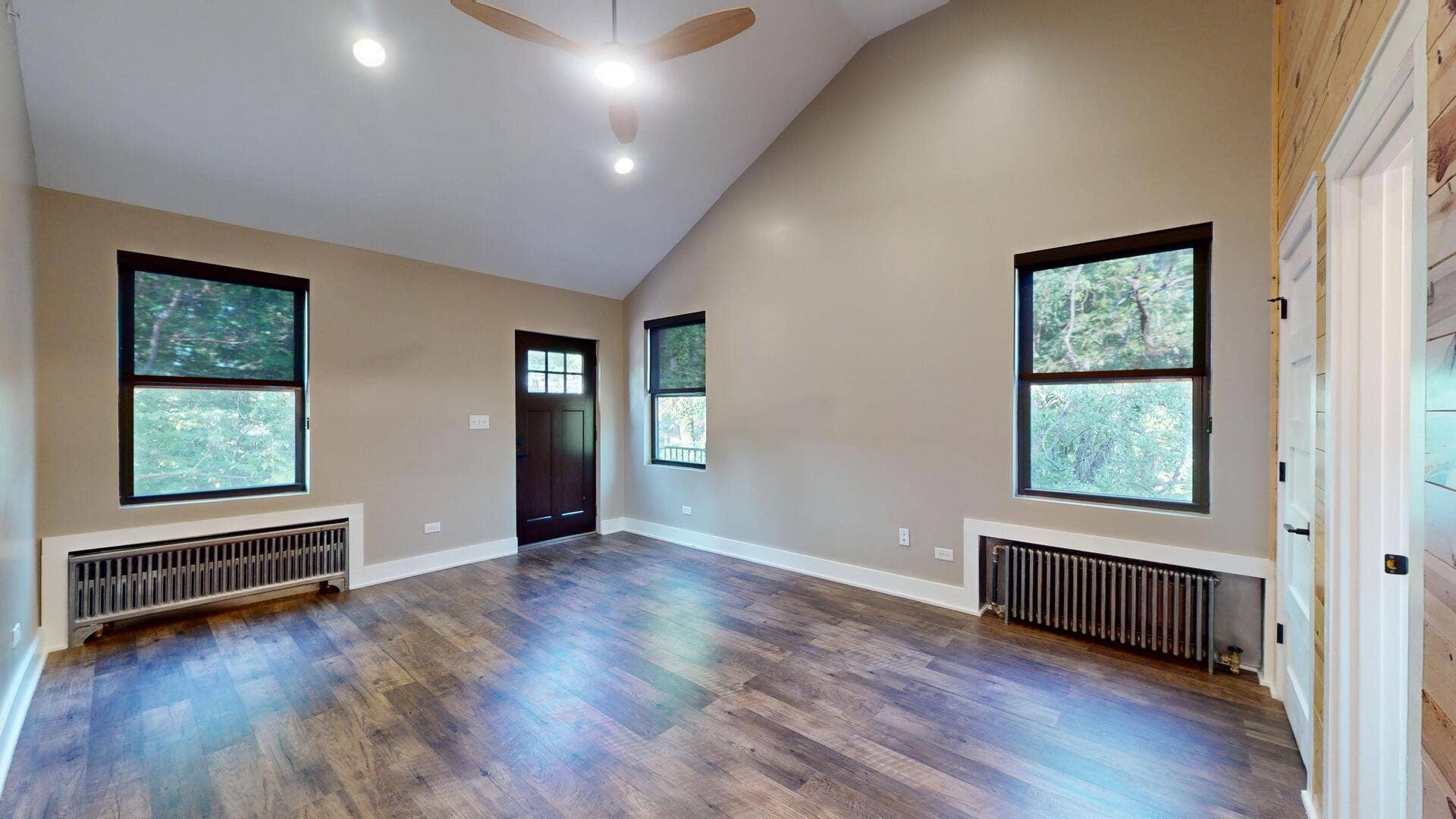 4941 Main Street, #2R, Downers Grove, IL 60515