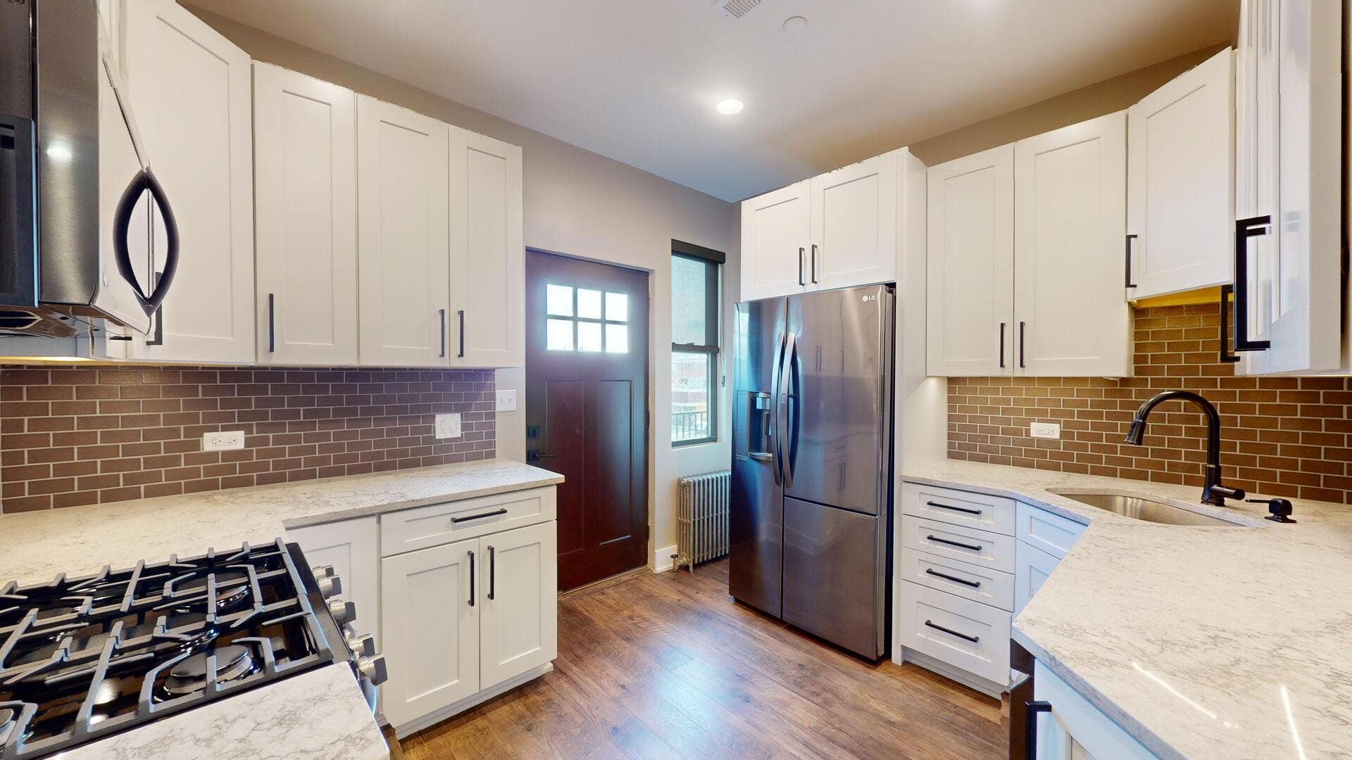 4941 Main Street, #2R, Downers Grove, IL 60515