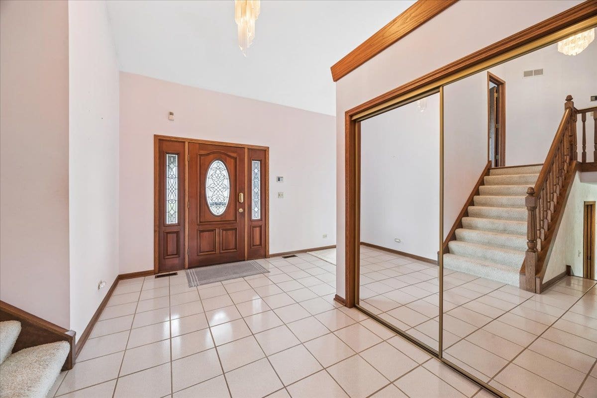 6037 Dunham Road, Downers Grove, IL 60516 6037 Dunham Road, Downers Grove, IL 60516