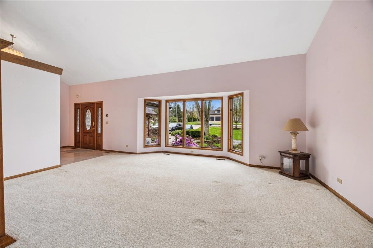 6037 Dunham Road, Downers Grove, IL 60516 6037 Dunham Road, Downers Grove, IL 60516