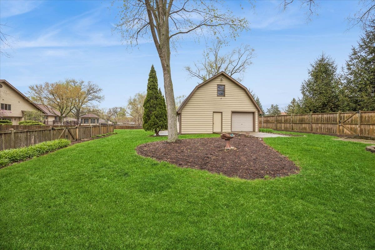 6037 Dunham Road, Downers Grove, IL 60516 6037 Dunham Road, Downers Grove, IL 60516